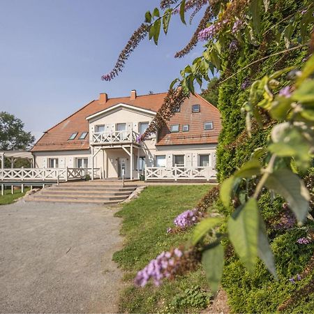 Ruhig Und Idyllische Lage, Strandnah, Gratis Nutzung Vom Ahoi Erlebnisbad Und Sauna In Sellin - Gutshaus Silvitz Fewo 02 Daire Bergen Auf Rugen Dış mekan fotoğraf