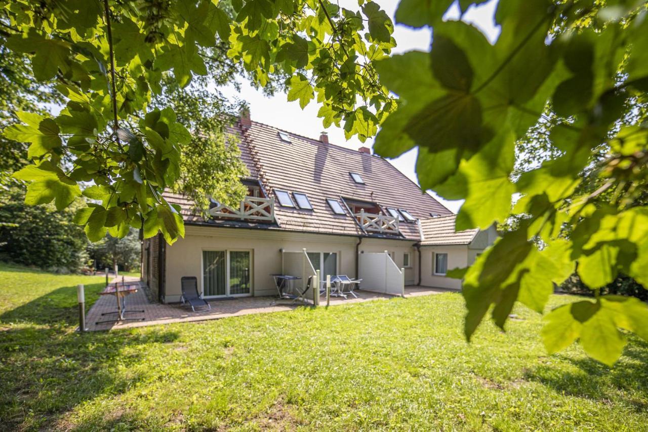 Ruhig Und Idyllische Lage, Strandnah, Gratis Nutzung Vom Ahoi Erlebnisbad Und Sauna In Sellin - Gutshaus Silvitz Fewo 02 Daire Bergen Auf Rugen Dış mekan fotoğraf