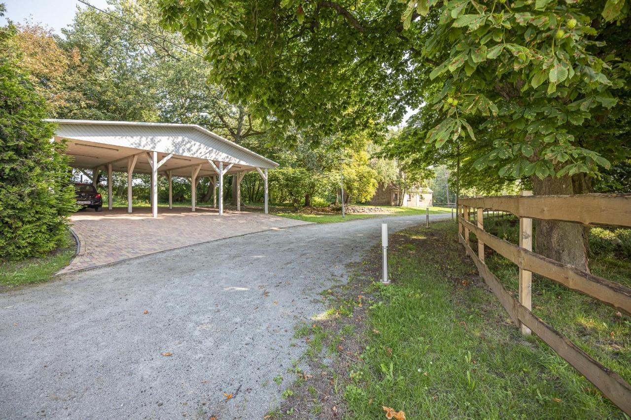 Ruhig Und Idyllische Lage, Strandnah, Gratis Nutzung Vom Ahoi Erlebnisbad Und Sauna In Sellin - Gutshaus Silvitz Fewo 02 Daire Bergen Auf Rugen Dış mekan fotoğraf