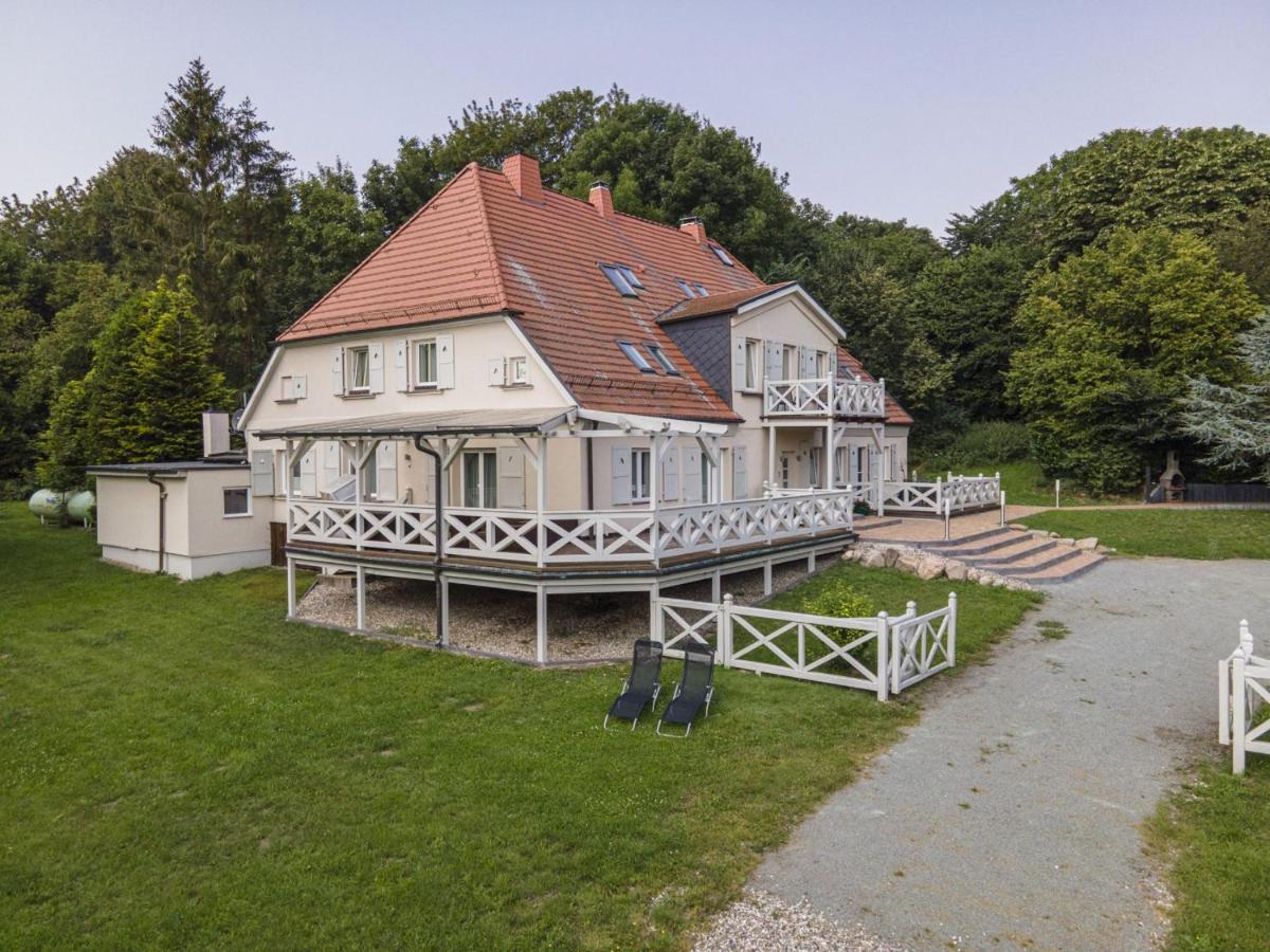 Ruhig Und Idyllische Lage, Strandnah, Gratis Nutzung Vom Ahoi Erlebnisbad Und Sauna In Sellin - Gutshaus Silvitz Fewo 02 Daire Bergen Auf Rugen Dış mekan fotoğraf