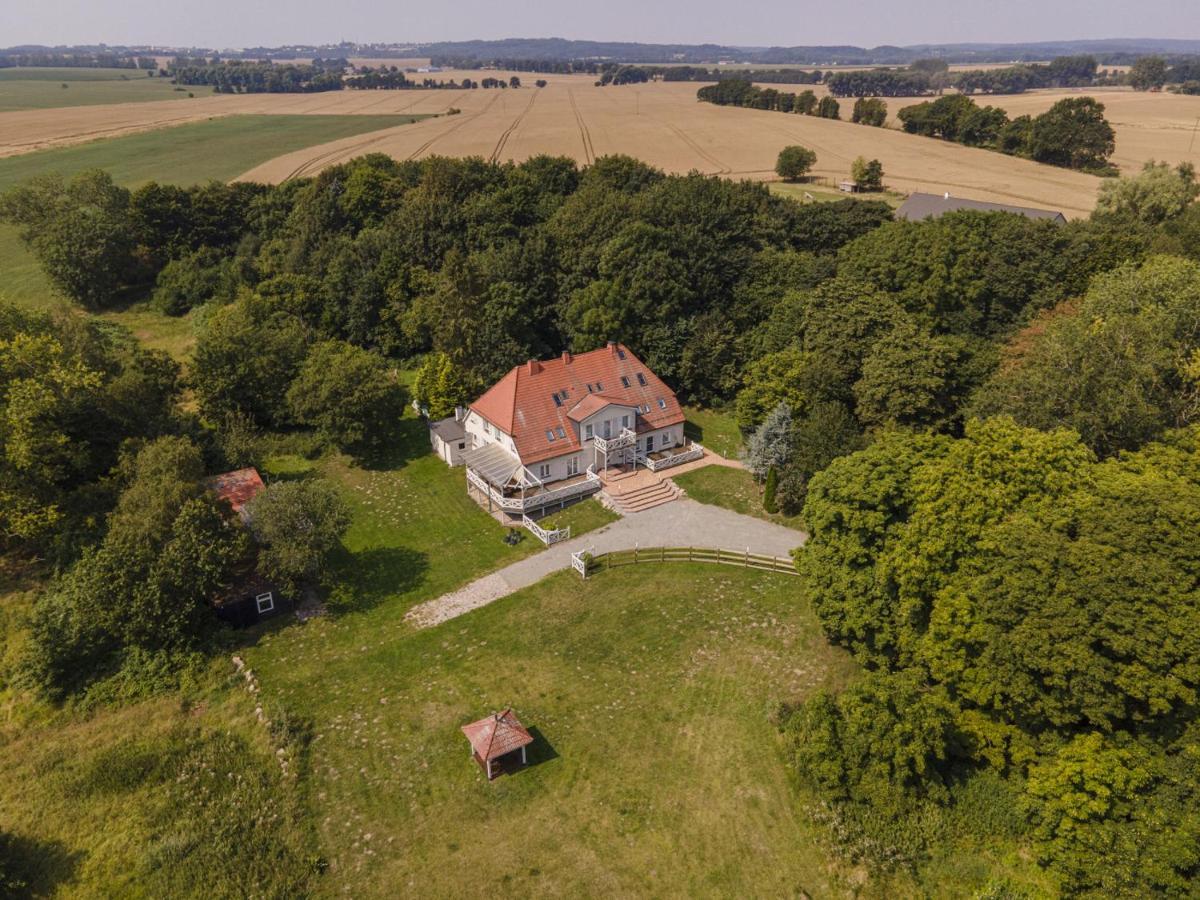 Ruhig Und Idyllische Lage, Strandnah, Gratis Nutzung Vom Ahoi Erlebnisbad Und Sauna In Sellin - Gutshaus Silvitz Fewo 02 Daire Bergen Auf Rugen Dış mekan fotoğraf